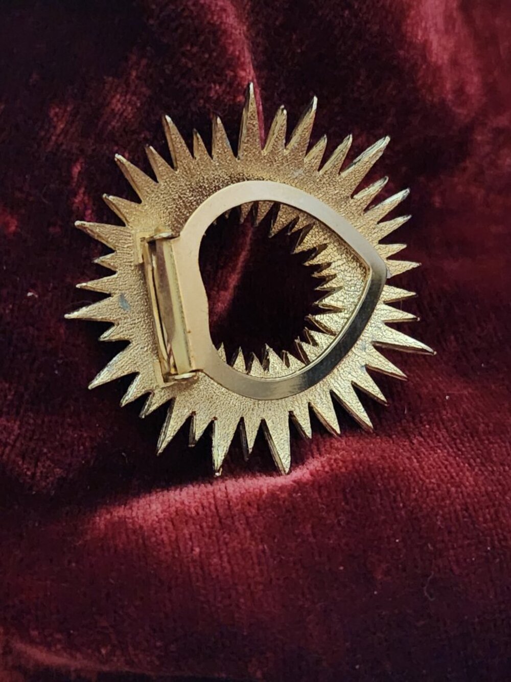 Vintage "Outer Space" Starburst Gold Tone Scarf Clip - Picture 2 of 4